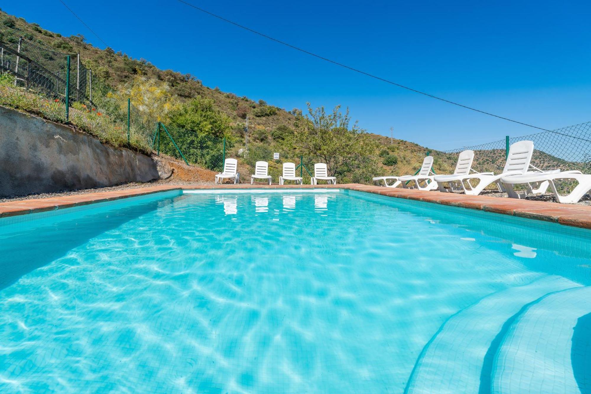 Complejo Rural El Mirador Guest House Malaga Exterior photo
